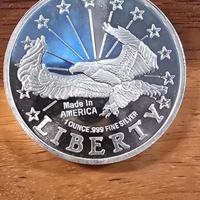 1 oz .999 fine silver round