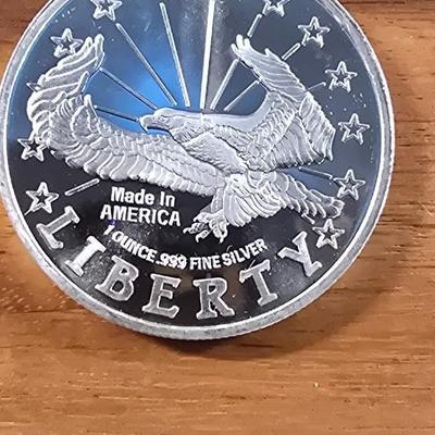 1 oz .999 fine silver round