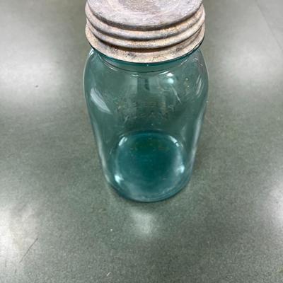 Sale Photo Thumbnail #1048: Vintage Blue Ball Round Qt Mason Jar #10 with zinc Lid