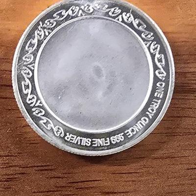 1 oz .999 silver round