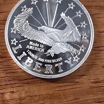 1 oz .999 silver round
