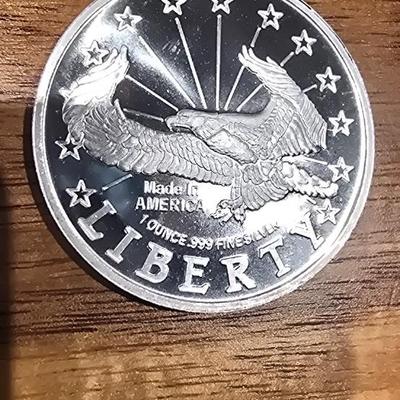 1 oz .999 silver round