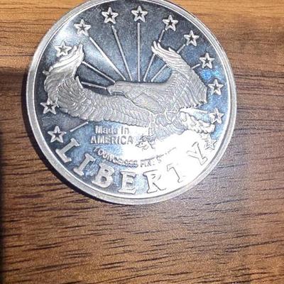 1 oz .999 silver round