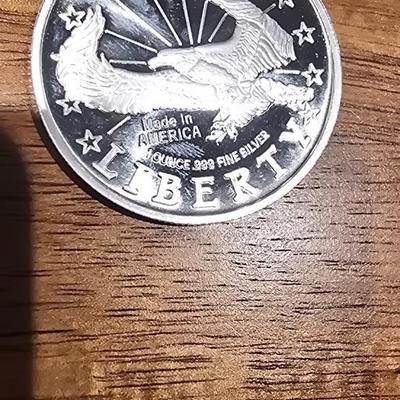 1 oz .999 silver round