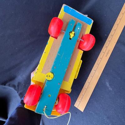 Lot 121 Fisher Price Buss