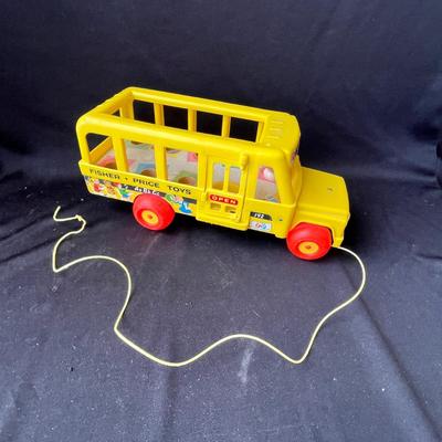 Lot 121 Fisher Price Buss
