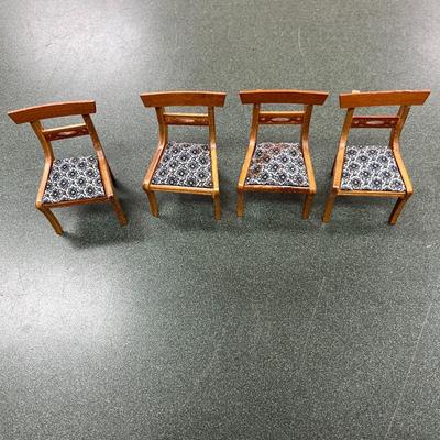 Sale Photo Thumbnail #1111: Shackman Early Americana Dollhouse Miniature Dining Room Set  Made in Japan
5 pc set with original box.  Most likely for the 1970's