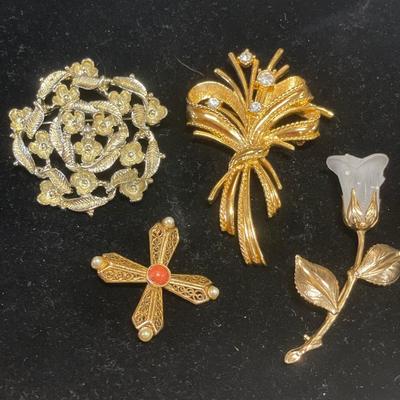 4 gold tone brooches