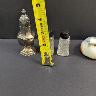 Sale Photo Thumbnail #1389: Antique Salt & Pepper Shakers