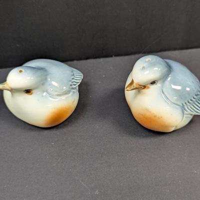 Sale Photo Thumbnail #1388: Antique Salt & Pepper Shakers