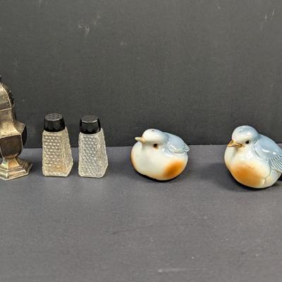 Sale Photo Thumbnail #1386: Antique Salt & Pepper Shakers