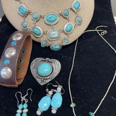 Turquoise style jewelry