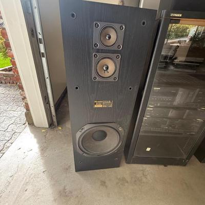 Fisher Stereo Component System 9535 with Speakers, Cabinet