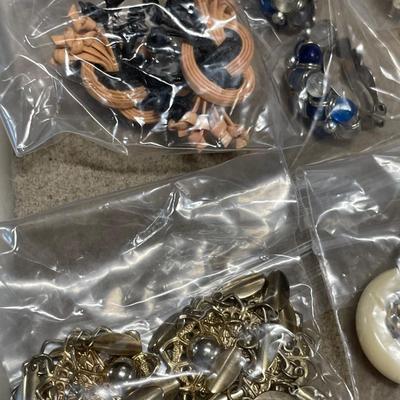 Vintage Clip on earrings