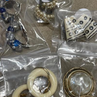 Vintage Clip on earrings
