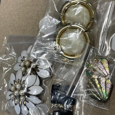 Vintage Clip on earrings