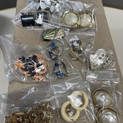 Vintage Clip on earrings
