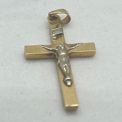 LOT 1: 14K Yello Gold Crucifix/Cross Pendant - 1.1 Grams