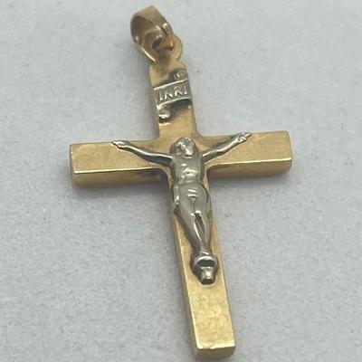 LOT 1: 14K Yello Gold Crucifix/Cross Pendant - 1.1 Grams