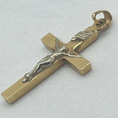 LOT 1: 14K Yello Gold Crucifix/Cross Pendant - 1.1 Grams