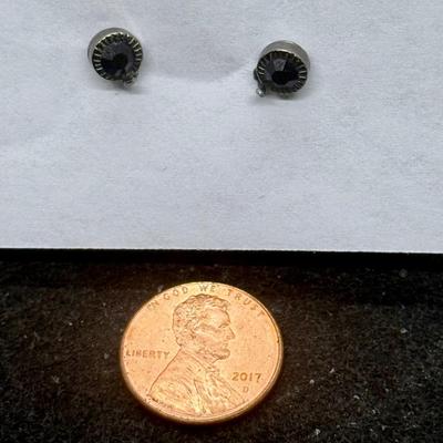 Sale Photo Thumbnail #502: Round earrings with a faceted black stone. For pierced ears.