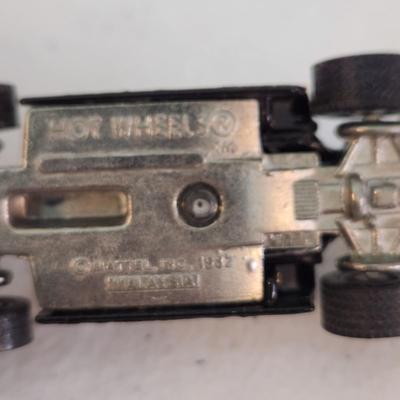 Lot of Die Cast Cars, Hot Wheels , Matchbox Lesney England, Ford Gt , Maisto Dodge Ram Quad Cab, Ford Model T 1915,