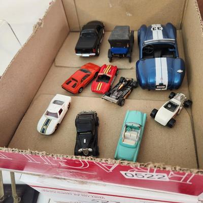 Lot of Die Cast Cars, Hot Wheels , Matchbox Lesney England, Ford Gt , Maisto Dodge Ram Quad Cab, Ford Model T 1915,