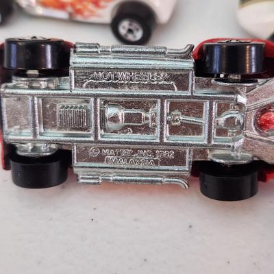 Lot of Die Cast Cars, Hot Wheels , Matchbox Lesney England, Ford Gt , Maisto Dodge Ram Quad Cab, Ford Model T 1915,