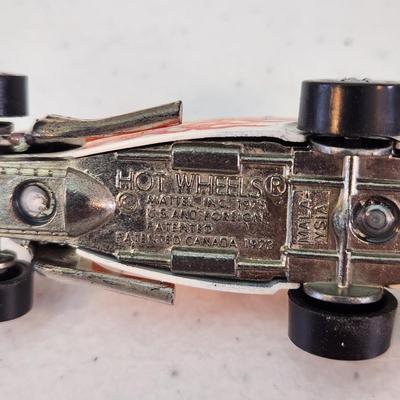 Lot of Die Cast Cars, Hot Wheels , Matchbox Lesney England, Ford Gt , Maisto Dodge Ram Quad Cab, Ford Model T 1915,