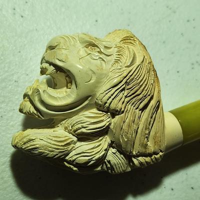 Collection of Smoking Pipes Meerschaum, Custombilt Imported Briar Sheep Head Lion Head, Ropp 917, Thorneycroft BBB Own Mark,, Starfire