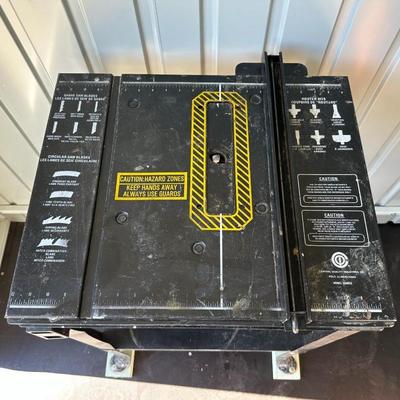 ROUTER AND TABLE