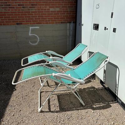 2 ZERO GRAVITY LOUNGE CHAIRS
