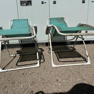 2 ZERO GRAVITY LOUNGE CHAIRS