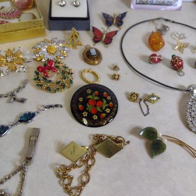 Collection of Fashion Jewelry- Necklaces, Bracelets, Earrings, etc. (#81)