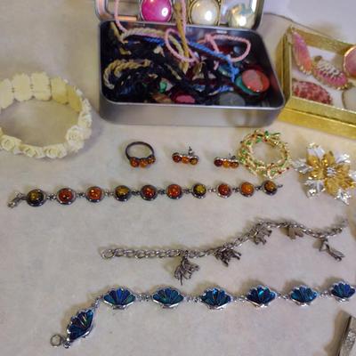 Collection of Fashion Jewelry- Necklaces, Bracelets, Earrings, etc. (#81)