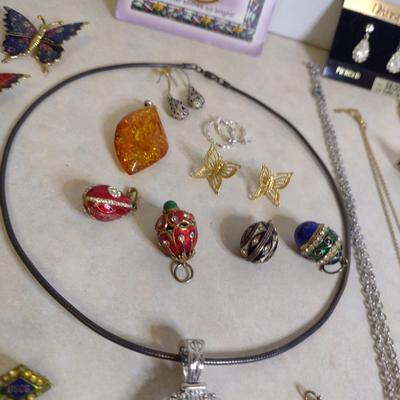 Collection of Fashion Jewelry- Necklaces, Bracelets, Earrings, etc. (#81)