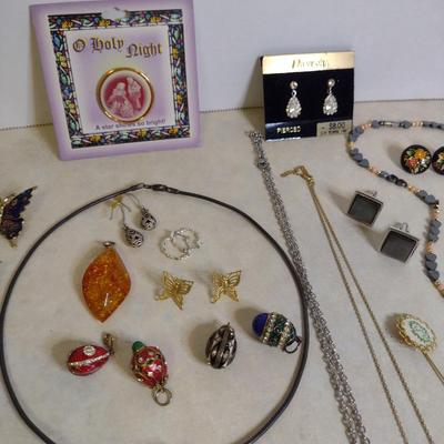 Collection of Fashion Jewelry- Necklaces, Bracelets, Earrings, etc. (#81)