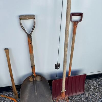 SNOW SHOVEL AND YARD TOOLS