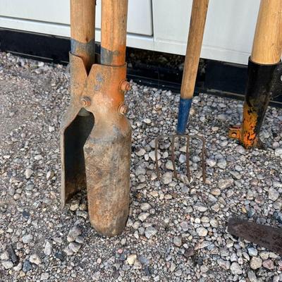 SNOW SHOVEL AND YARD TOOLS