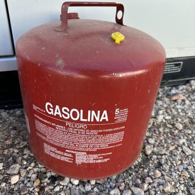 MARINE AND GALVANIZED GAS CANS