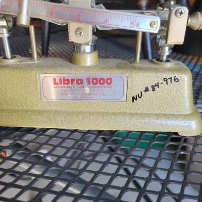 LOT 172G: Libra 1000 Balance Scale and Various Home Decor Items Featuring Small Wooden Bench and Electric Candles