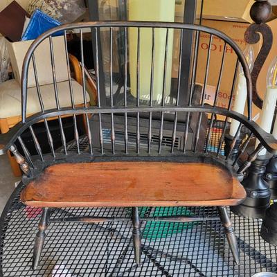 LOT 172G: Libra 1000 Balance Scale and Various Home Decor Items Featuring Small Wooden Bench and Electric Candles