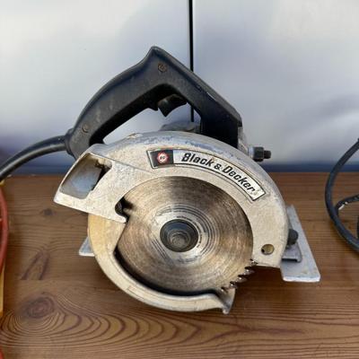TROUBLE LIGHT, CIRCULAR SAW AND 3 INCH BELT SANDER