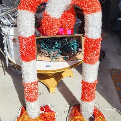 LOT 175G: Multiple Christmas Holiday Decorations and Lights