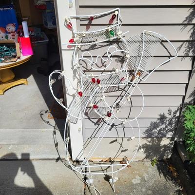 LOT 175G: Multiple Christmas Holiday Decorations and Lights