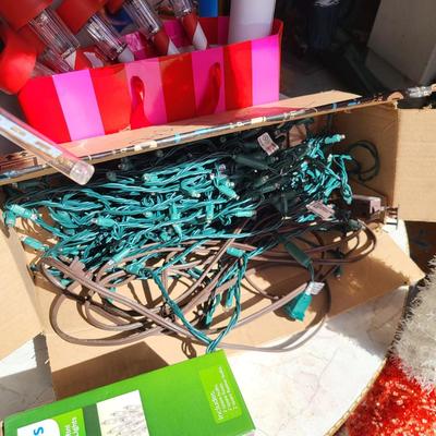 LOT 175G: Multiple Christmas Holiday Decorations and Lights