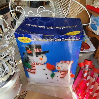 LOT 175G: Multiple Christmas Holiday Decorations and Lights