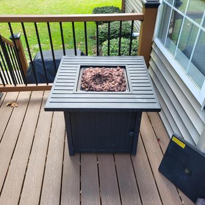 LOT 167P: Patio Gas Fire Pit with Cover