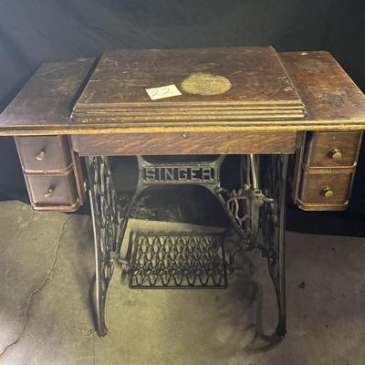 Vintage Singer Sewing Machine in Cabinet