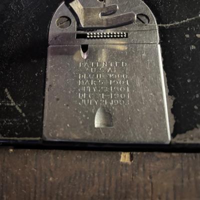 Vintage Singer Sewing Machine in Cabinet